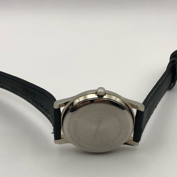 Disney Mickey Mouse Drum D23 Women’s Watch Black Band New Battery White Face - Picture 7 of 10